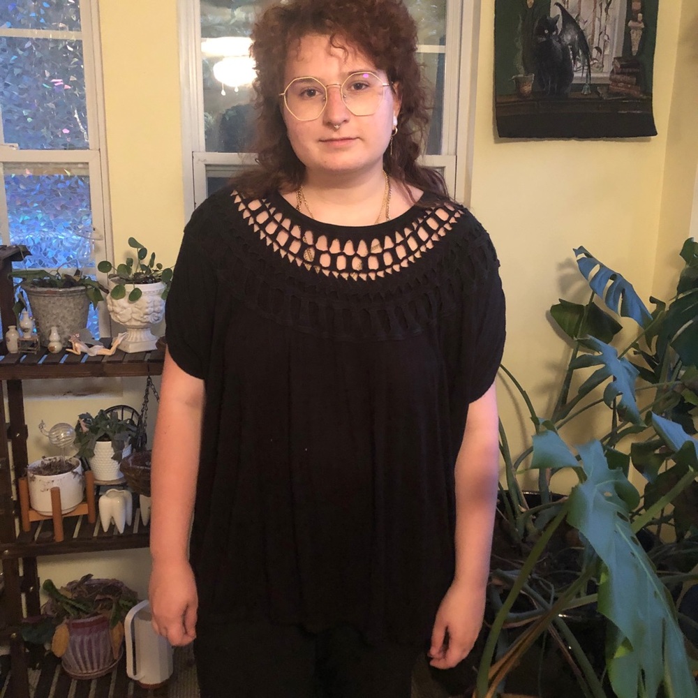 Nine West size L black blouse w/ batwing sleeves